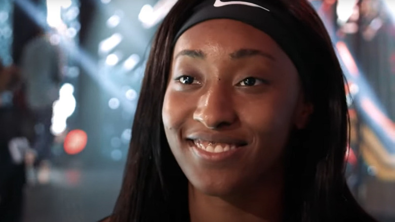 Amari Miller headband