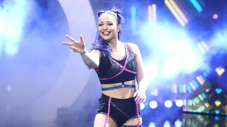 Billie Starkz entrance