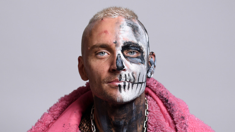 Darby Allin looking like he usually looks