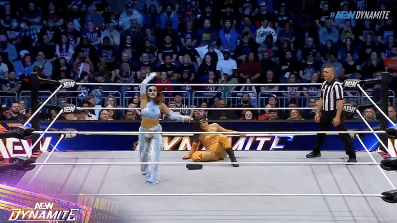 Rosa and Statlander in the ring