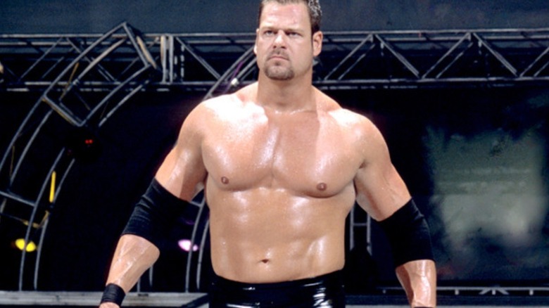 MIke Awesome in 2001